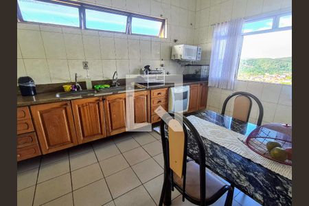 Casa à venda com 265m², 3 quartos e 4 vagas