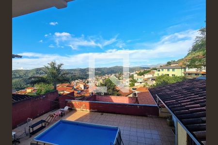 Casa à venda com 265m², 3 quartos e 4 vagas