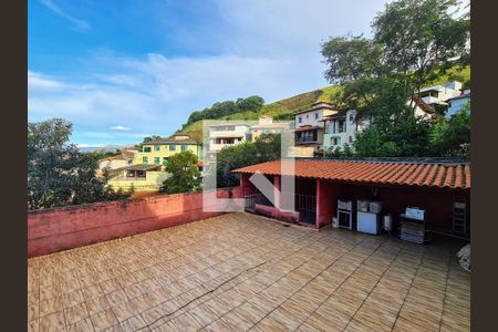 Casa à venda com 265m², 3 quartos e 4 vagas