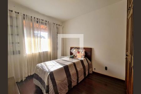 Casa à venda com 265m², 3 quartos e 4 vagas