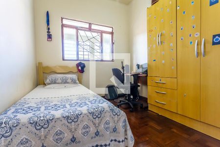 Casa à venda com 3 quartos, 242m² em Pirajá, Belo Horizonte