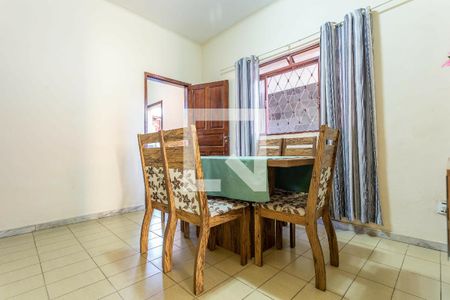 Casa à venda com 3 quartos, 242m² em Pirajá, Belo Horizonte