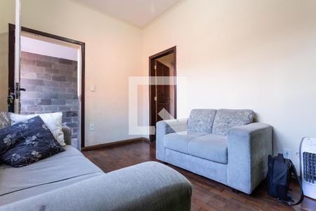 Casa à venda com 3 quartos, 242m² em Pirajá, Belo Horizonte