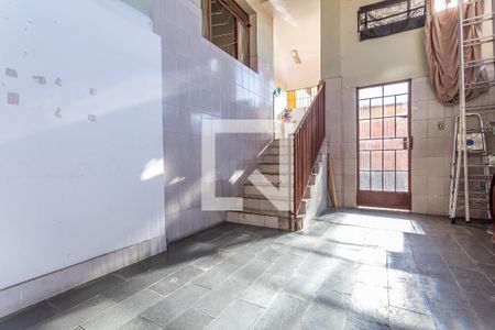 Casa à venda com 242m², 3 quartos e 5 vagas