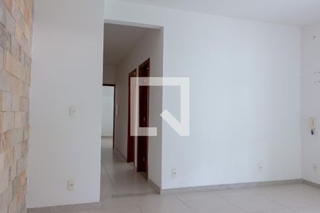 Casa à venda com 5 quartos, 328m² em Heliópolis, Belo Horizonte