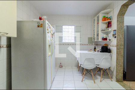 Casa à venda com 232m², 4 quartos e 4 vagas