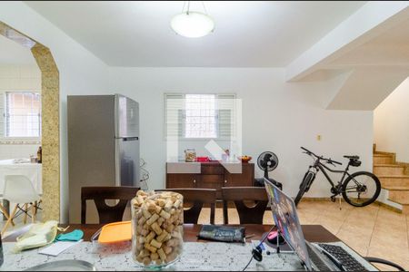 Casa à venda com 232m², 4 quartos e 4 vagas