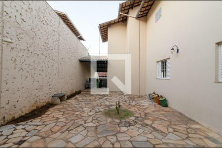 Casa à venda com 232m², 4 quartos e 4 vagas