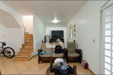 Casa à venda com 232m², 4 quartos e 4 vagas