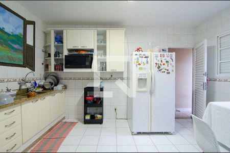 Casa à venda com 232m², 4 quartos e 4 vagas