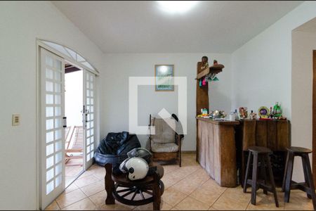 Casa à venda com 4 quartos, 232m² em Álvaro Camargos, Belo Horizonte