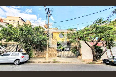 Casa à venda com 266m², 4 quartos e 4 vagas
