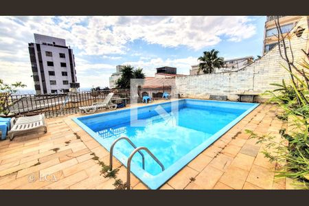 Casa à venda com 266m², 4 quartos e 4 vagas