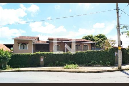 Casa à venda com 564m², 5 quartos e 5 vagas