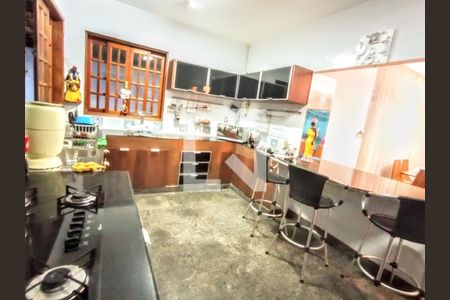 Casa à venda com 5 quartos, 359m² em Garças, Belo Horizonte