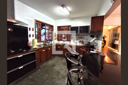 Casa à venda com 5 quartos, 359m² em Garças, Belo Horizonte