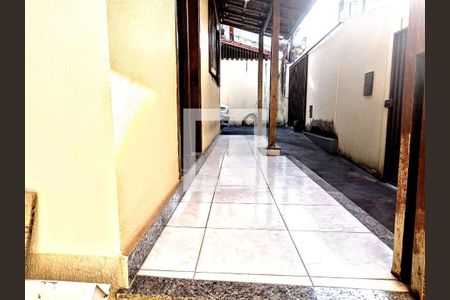 Casa à venda com 204m², 3 quartos e 2 vagas