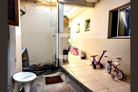 Casa à venda com 204m², 3 quartos e 2 vagas