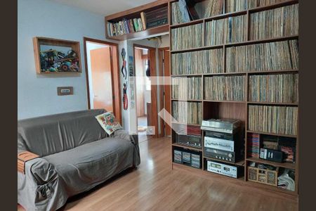 Apartamento à venda com 2 quartos, 43m² em São João Batista, Belo Horizonte