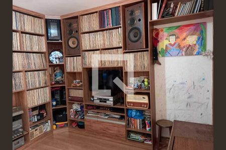 Apartamento à venda com 2 quartos, 43m² em São João Batista, Belo Horizonte