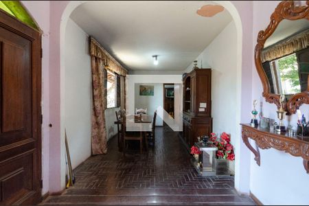 Casa à venda com 5 quartos, 603m² em Dom Bosco, Belo Horizonte
