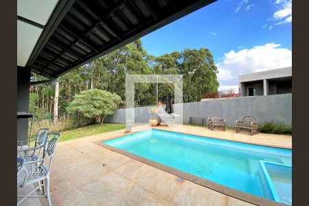 Casa de condomínio à venda com 504m², 4 quartos e 8 vagas