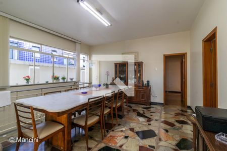 Casa à venda com 4 quartos, 750m² em Floresta, Belo Horizonte