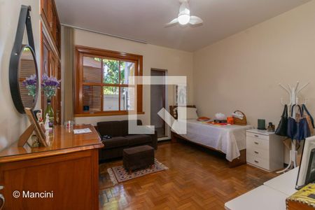 Casa à venda com 4 quartos, 750m² em Floresta, Belo Horizonte