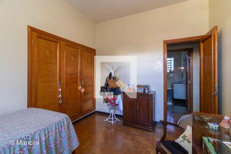 Casa à venda com 4 quartos, 750m² em Floresta, Belo Horizonte