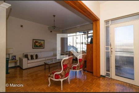 Casa à venda com 4 quartos, 750m² em Floresta, Belo Horizonte