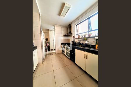 Apartamento à venda com 3 quartos, 94m² em Sagrada Família, Belo Horizonte