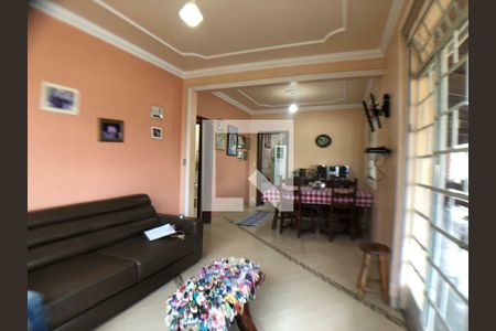 Casa à venda com 3 quartos, 137m² em Serrano, Belo Horizonte
