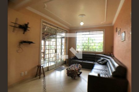 Casa à venda com 3 quartos, 137m² em Serrano, Belo Horizonte