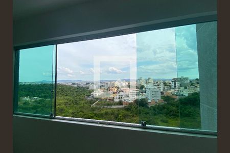 Apartamento à venda com 2 quartos, 65m² em Cabral, Contagem
