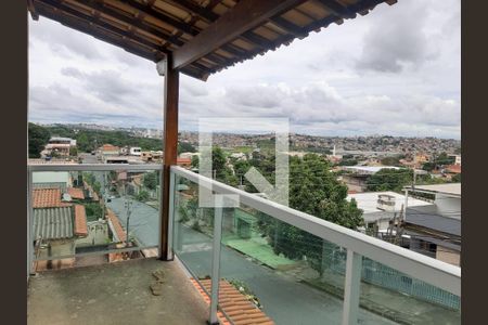 Casa à venda com 235m², 4 quartos e 4 vagas