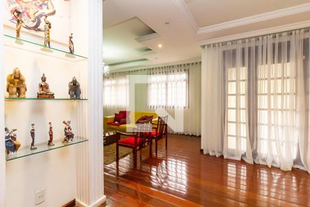 Casa à venda com 4 quartos, 360m² em Camargos, Belo Horizonte