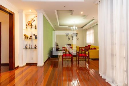 Casa à venda com 4 quartos, 360m² em Camargos, Belo Horizonte