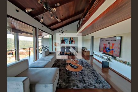 Casa à venda com 450m², 5 quartos e 4 vagas