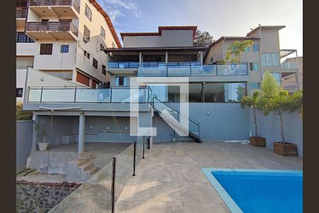 Casa à venda com 450m², 5 quartos e 4 vagas