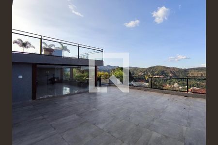 Casa à venda com 450m², 5 quartos e 4 vagas