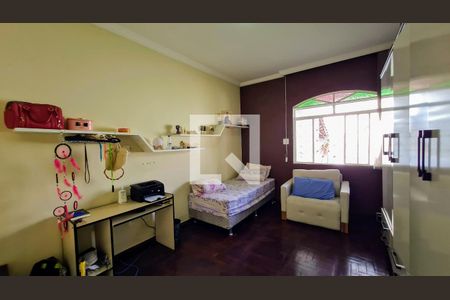 Casa à venda com 4 quartos, 230m² em Jardim Leblon, Belo Horizonte
