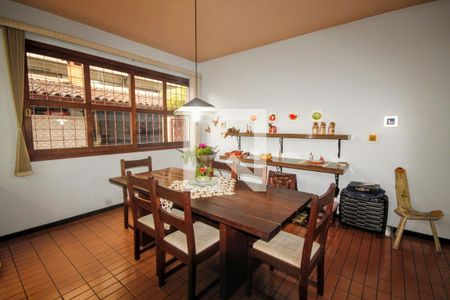 Casa à venda com 4 quartos, 320m² em Gutierrez, Belo Horizonte