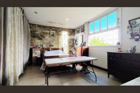 Casa à venda com 420m², 4 quartos e 6 vagas