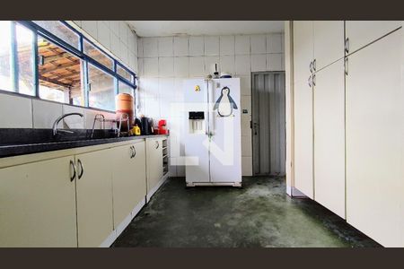 Casa à venda com 420m², 4 quartos e 6 vagas