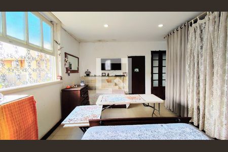 Casa à venda com 420m², 4 quartos e 6 vagas