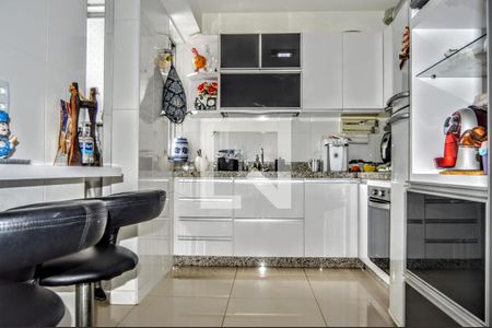Apartamento à venda com 4 quartos, 102m² em Fernão Dias, Belo Horizonte