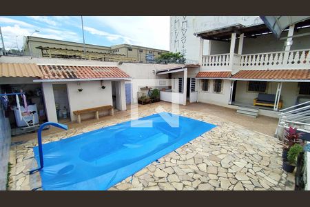 Casa à venda com 235m², 3 quartos e 4 vagas