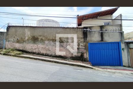 Casa à venda com 235m², 3 quartos e 4 vagas