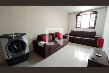 Casa à venda com 235m², 3 quartos e 4 vagas