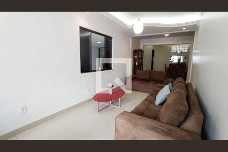 Casa à venda com 235m², 3 quartos e 4 vagas